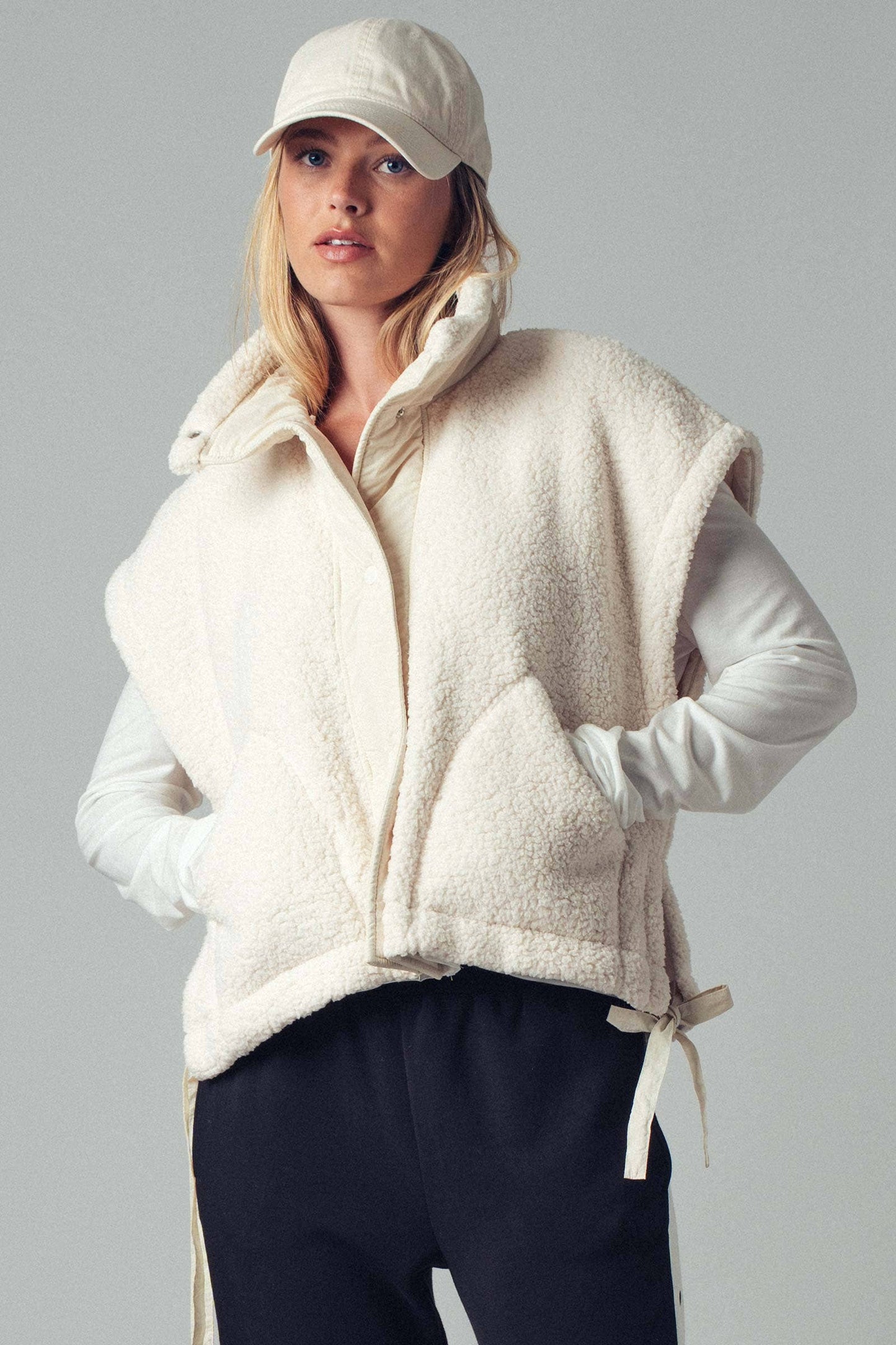 Quilted Collar Boxy Sherpa Vest: IVORY / S-2/M-2/L-2
