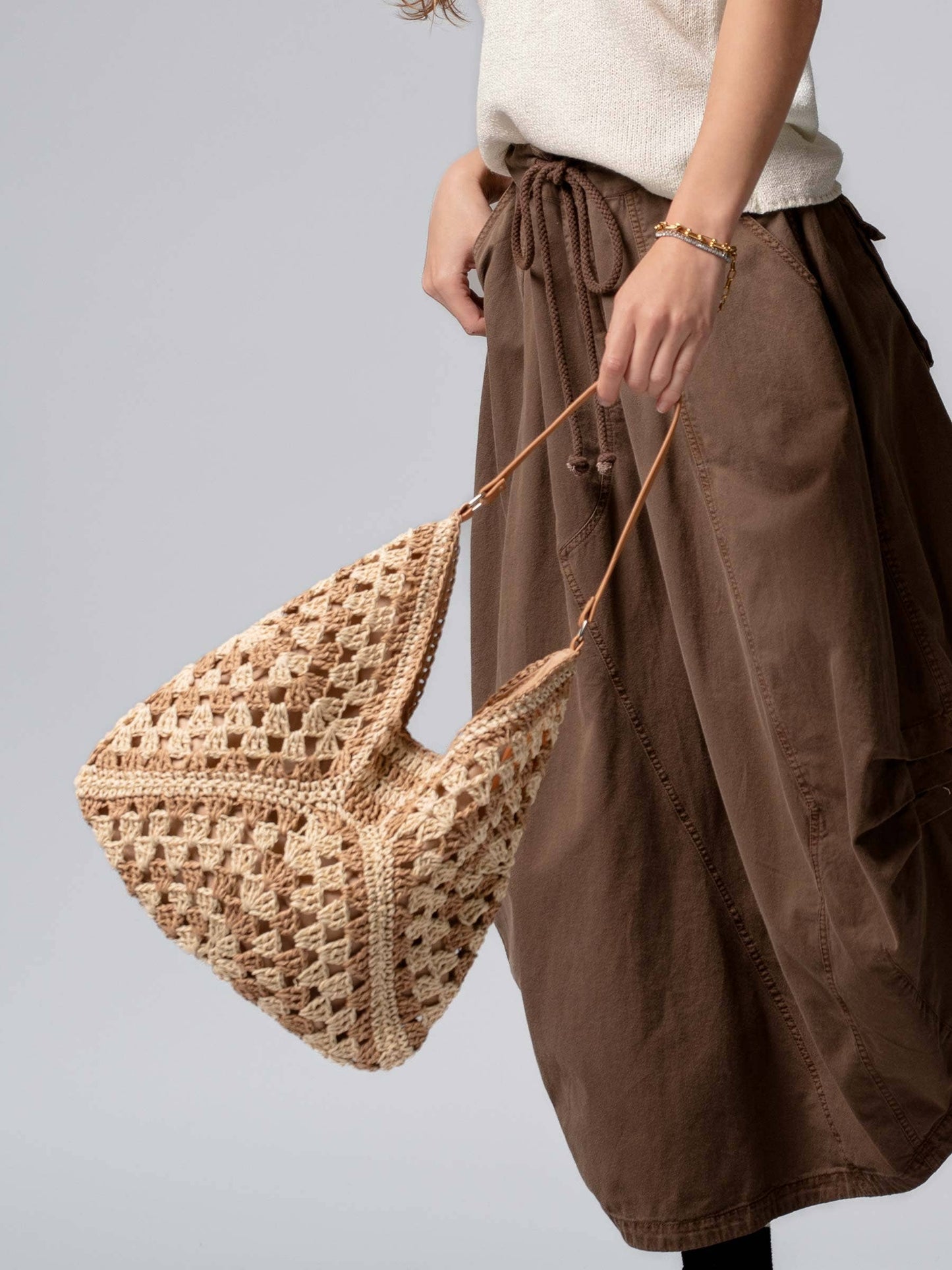 Diamond Pattern Crochet Hobo Bag with Leather Strap: BLACK
