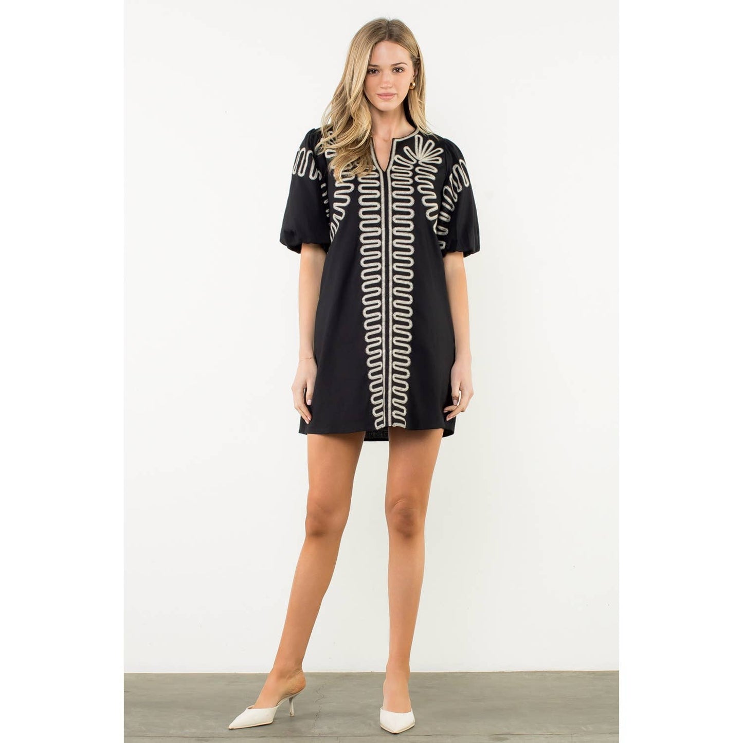 Amelia Embroidered Puff Sleeve V-Neck Dress: Black