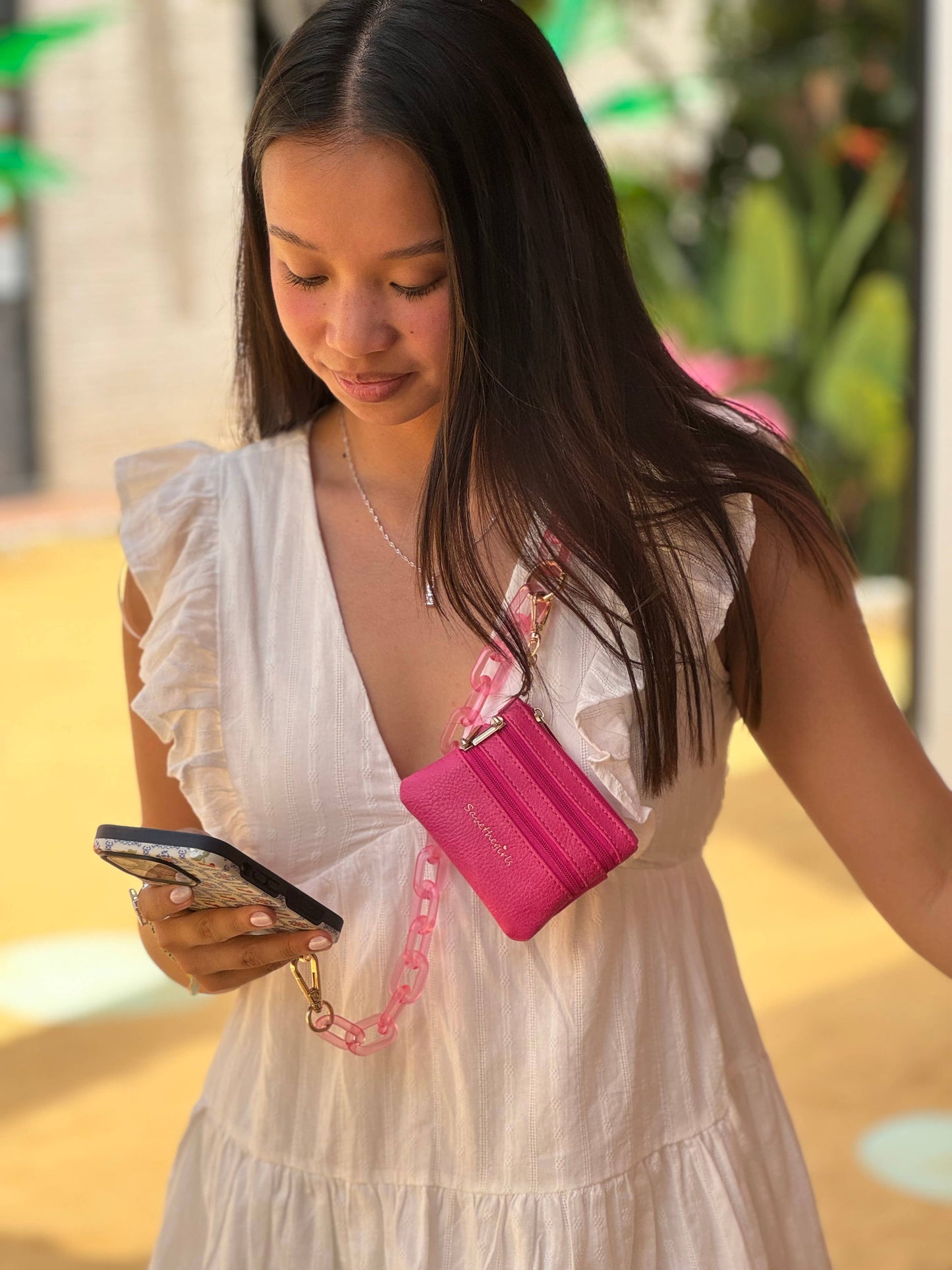 Clip & Go Crossbody Ice Chain Phone Accessory : White Chain with Golden Pouch