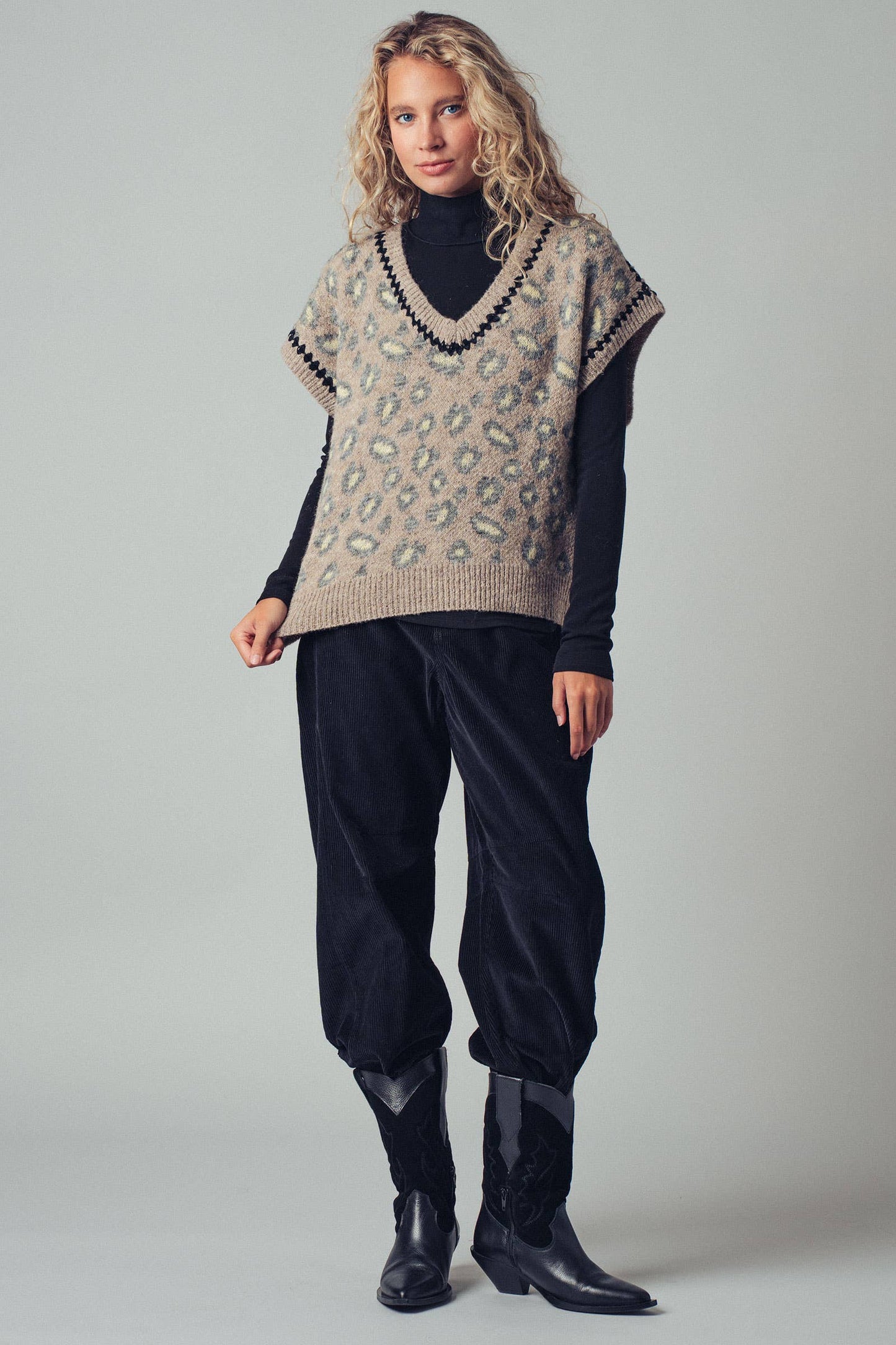 Leopard Crochet Trim Sweater Vest: LEOPARD / SM-ML:3-3