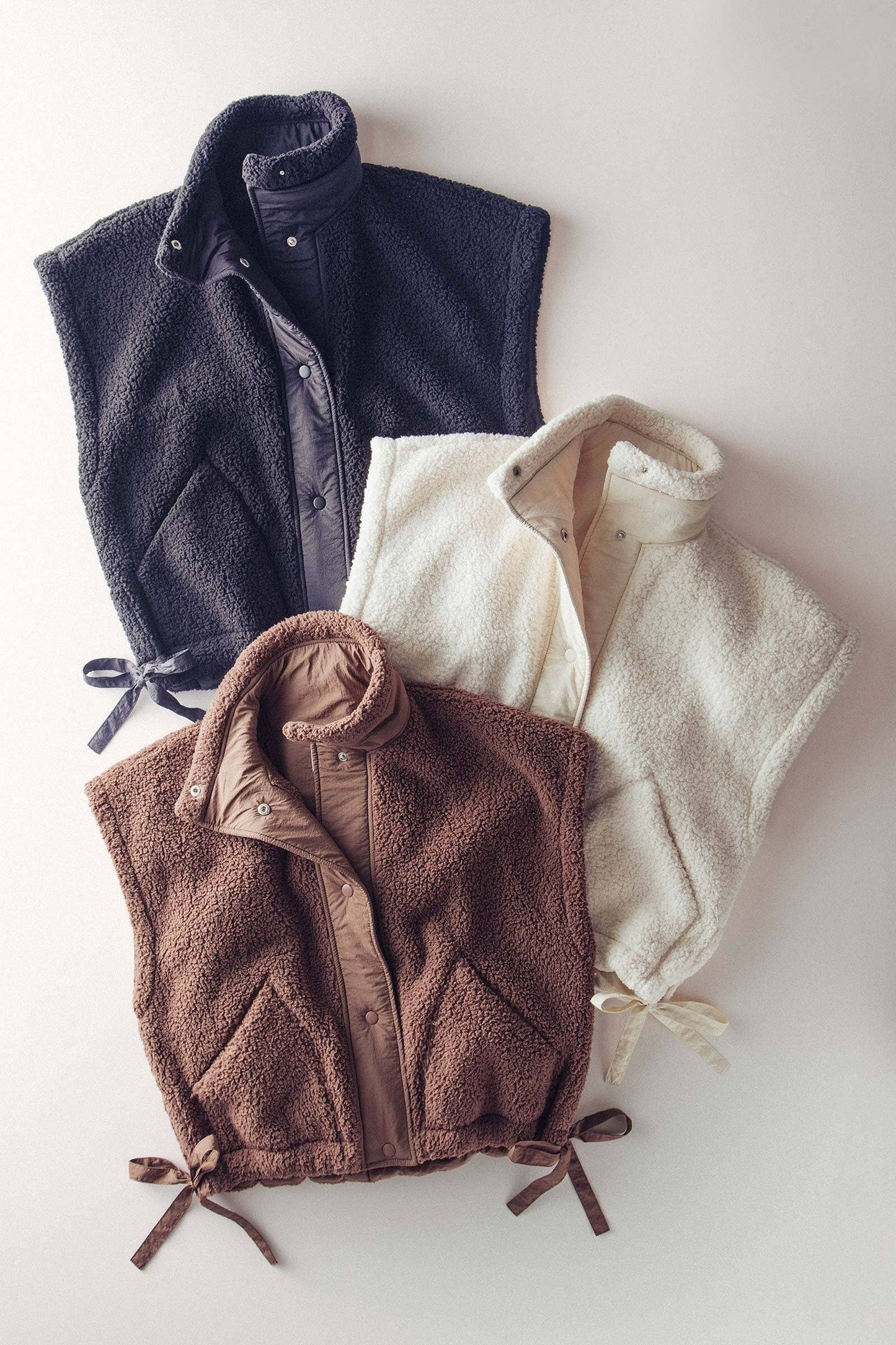 Quilted Collar Boxy Sherpa Vest: IVORY / S-2/M-2/L-2