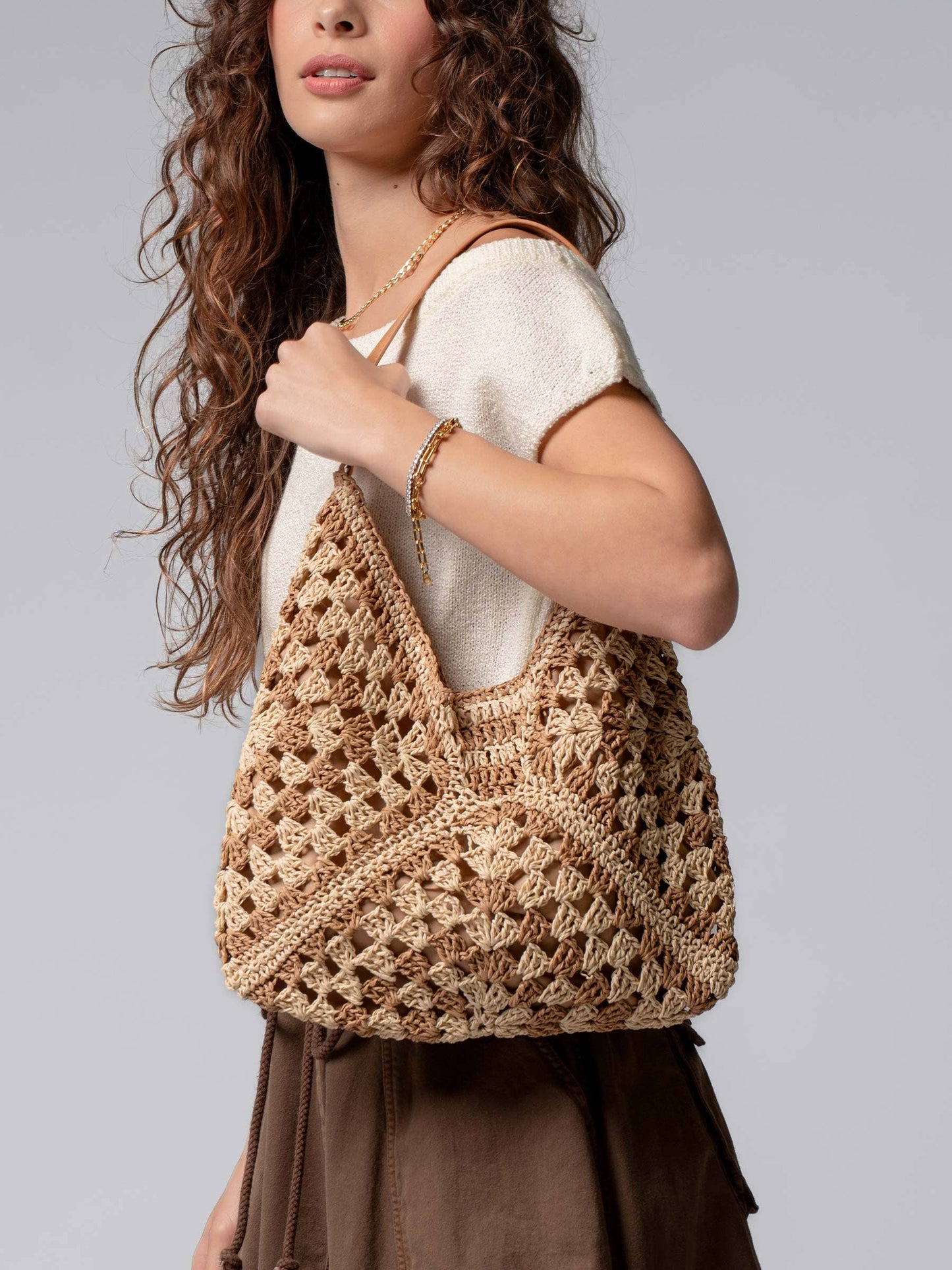 Diamond Pattern Crochet Hobo Bag with Leather Strap: BLACK