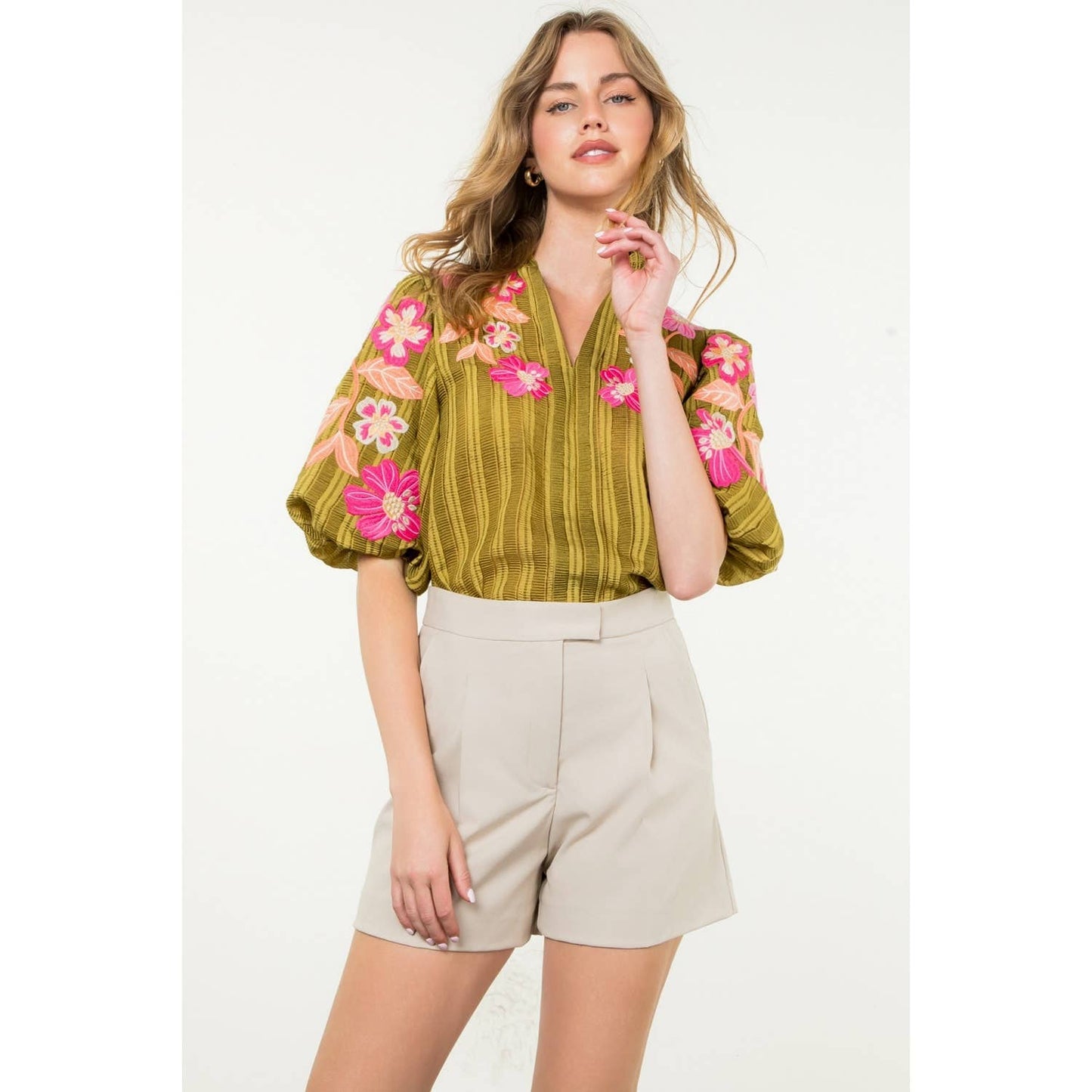 Embroidered Puff Sleeve Textured Top: BLACK