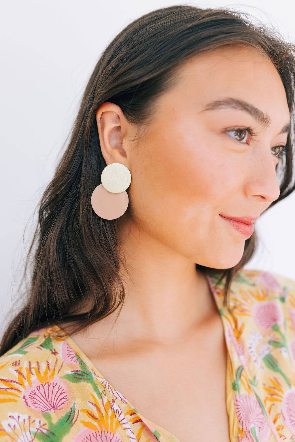 Sandy Metallic Circle Earrings