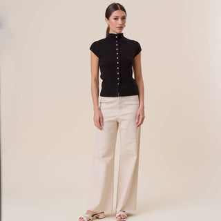 AT3135 Button mockneck short sleeve knit top: BLACK / M