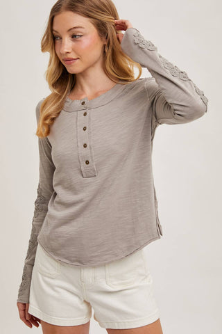 CROCHET PATCH SLEEVED HALF BUTTON ROUND NECK TOP: IVORY / M