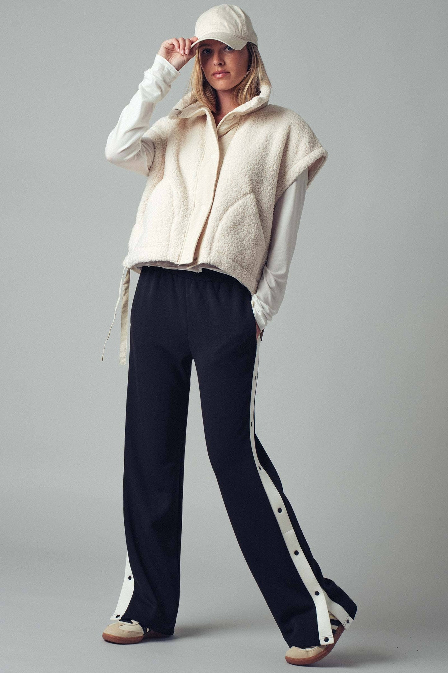 Quilted Collar Boxy Sherpa Vest: IVORY / S-2/M-2/L-2