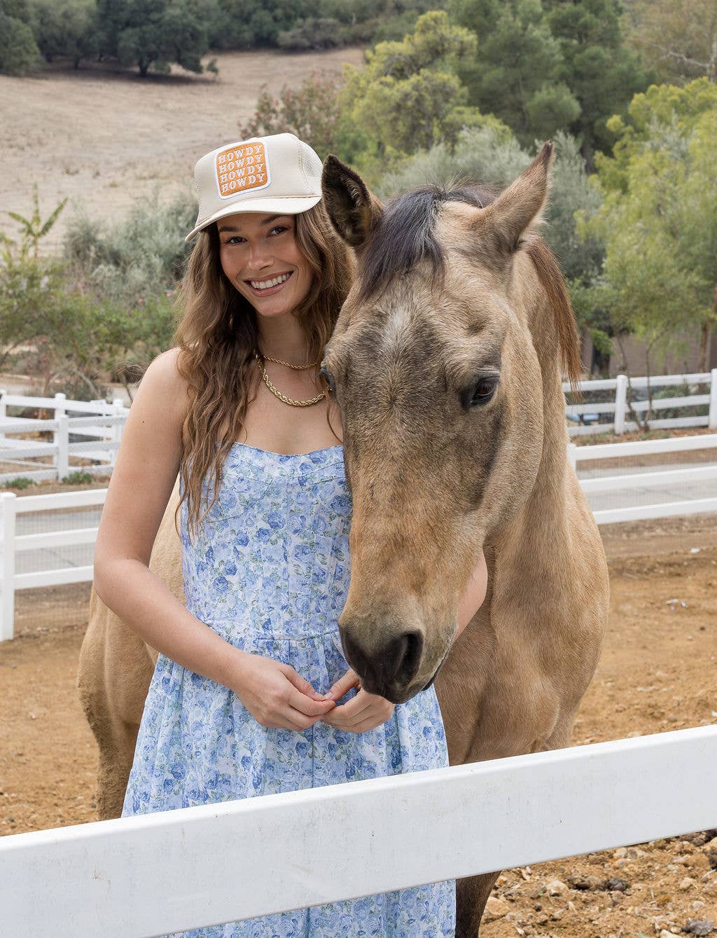 Howdy Trucker Hat in Tan