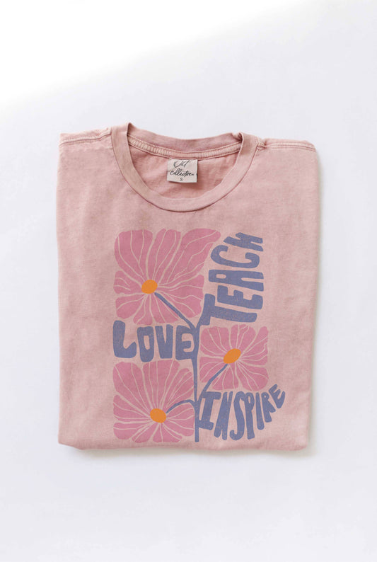 TEACH LOVE INSPIRE Mineral Washed Graphic Top: SOFT PINK / L