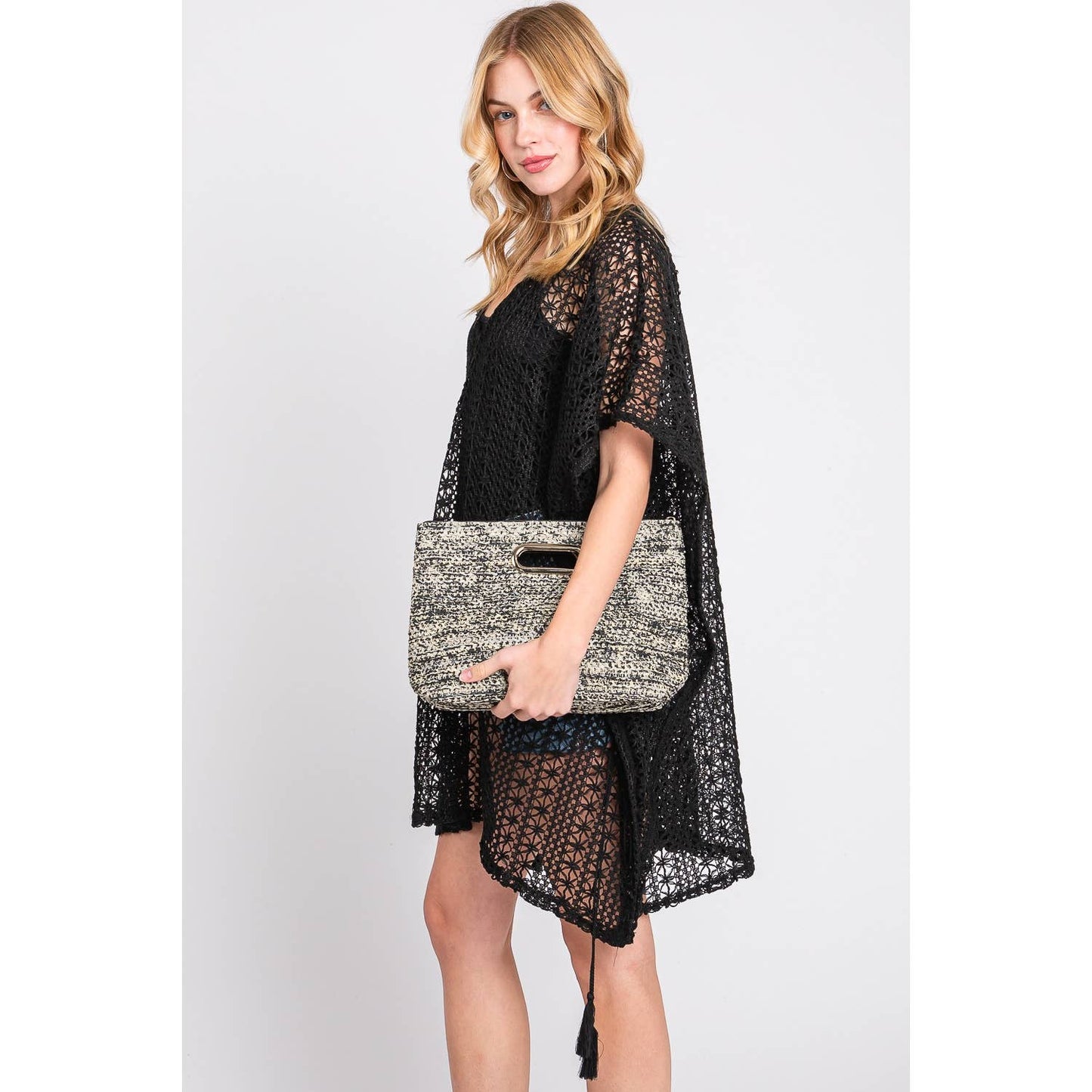 Mixed Color Straw Clutch Bag: Black