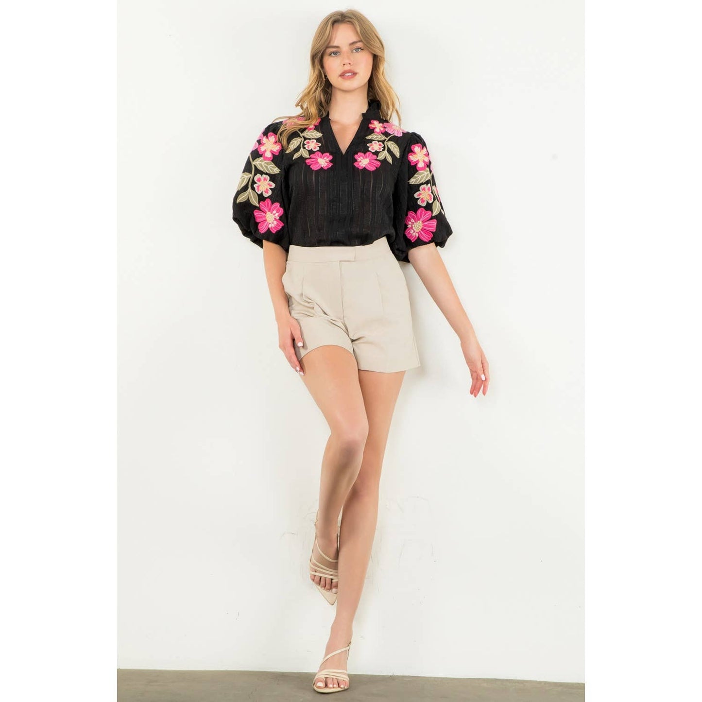 Embroidered Puff Sleeve Textured Top: BLACK