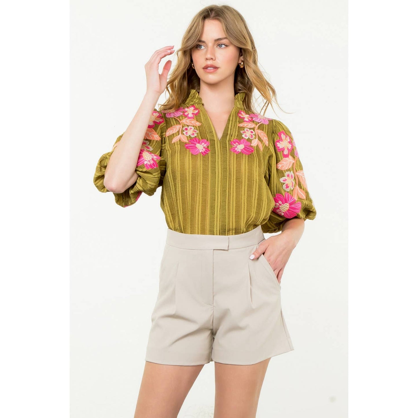 Embroidered Puff Sleeve Textured Top: BLACK