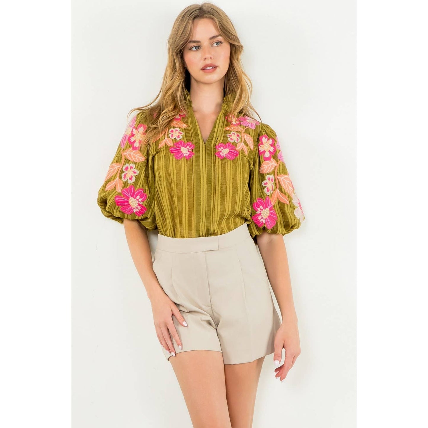 Embroidered Puff Sleeve Textured Top: BLACK