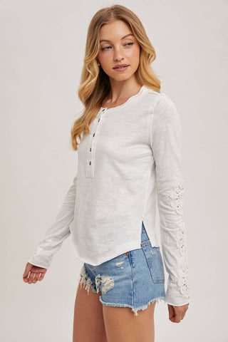 CROCHET PATCH SLEEVED HALF BUTTON ROUND NECK TOP: IVORY / L