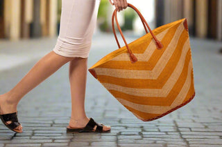 Santa Cruz Wide Stripe Chevron Large Straw Tote Bag: Black Two Tone