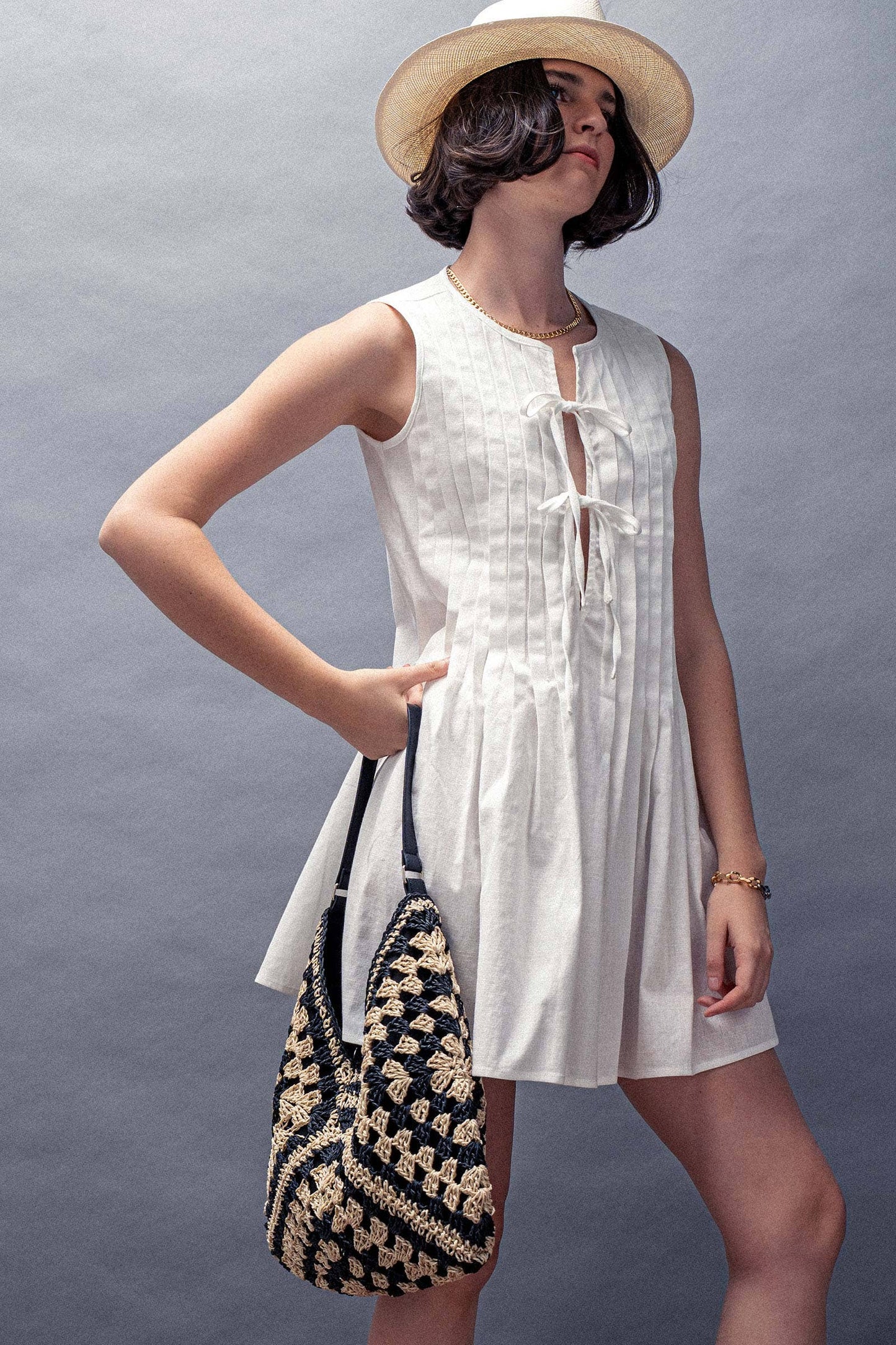 Diamond Pattern Crochet Hobo Bag with Leather Strap: BLACK