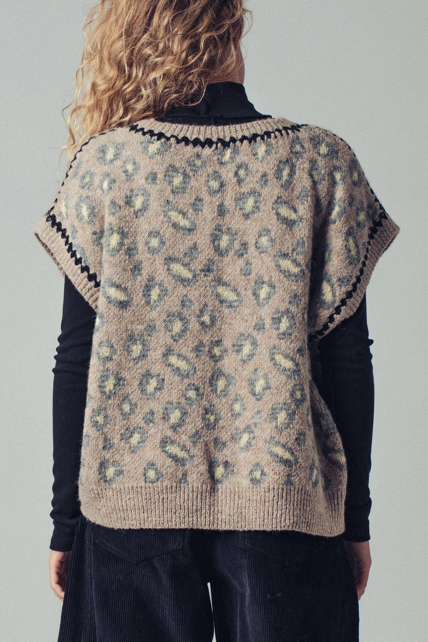 Leopard Crochet Trim Sweater Vest: LEOPARD / SM-ML:3-3