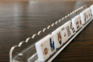 Humble and Oak Scallop Mahjong Rack with Magnetic Pushers, Clear Acrylic