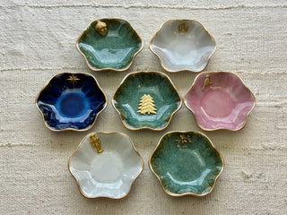 Lotus Flower Christmas Ceramic Dish : Navy / Christmas Star