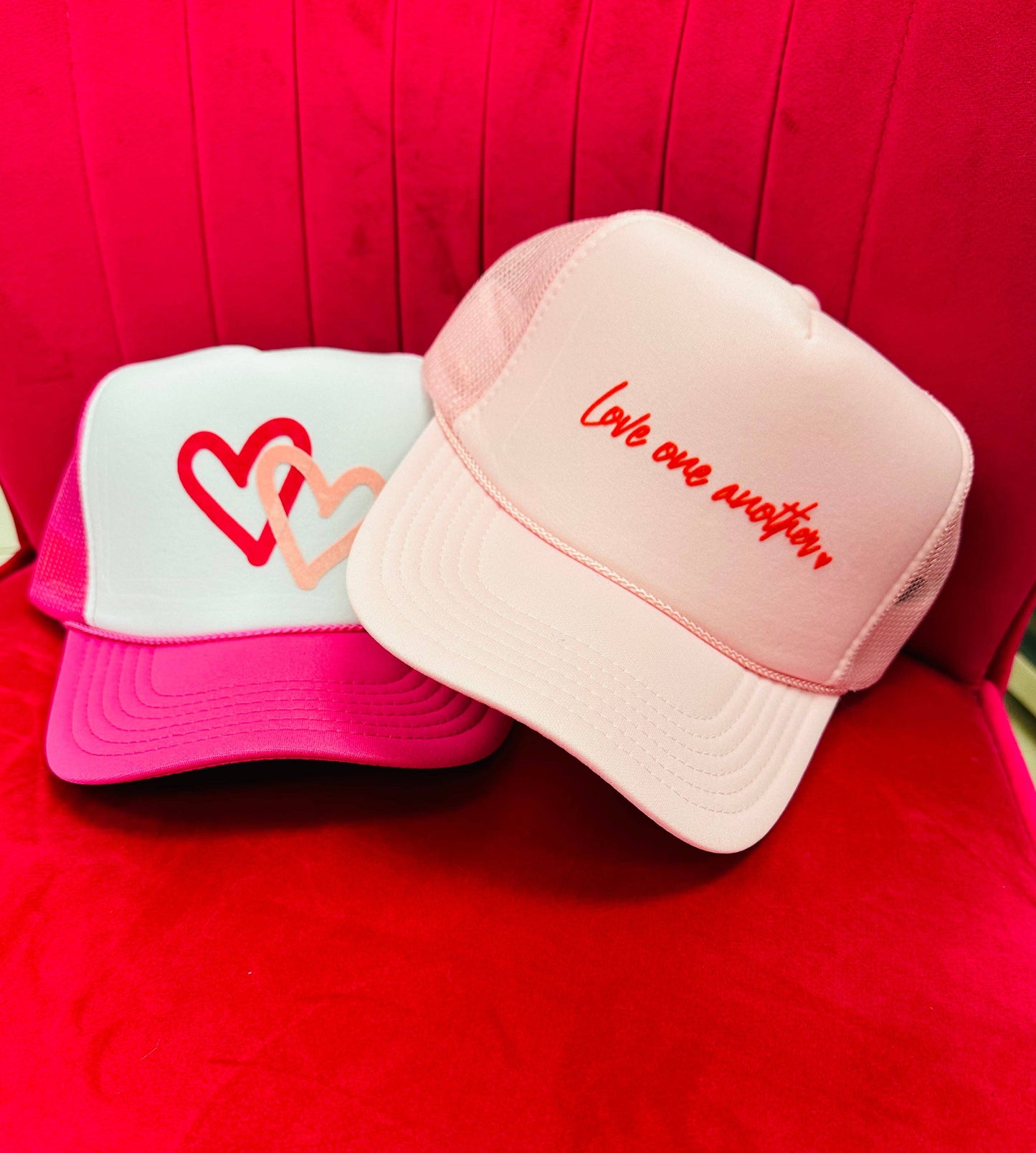 Double Heart White/Pink Trucker