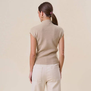 AT3135 Button mockneck short sleeve knit top: Oatmeal / M