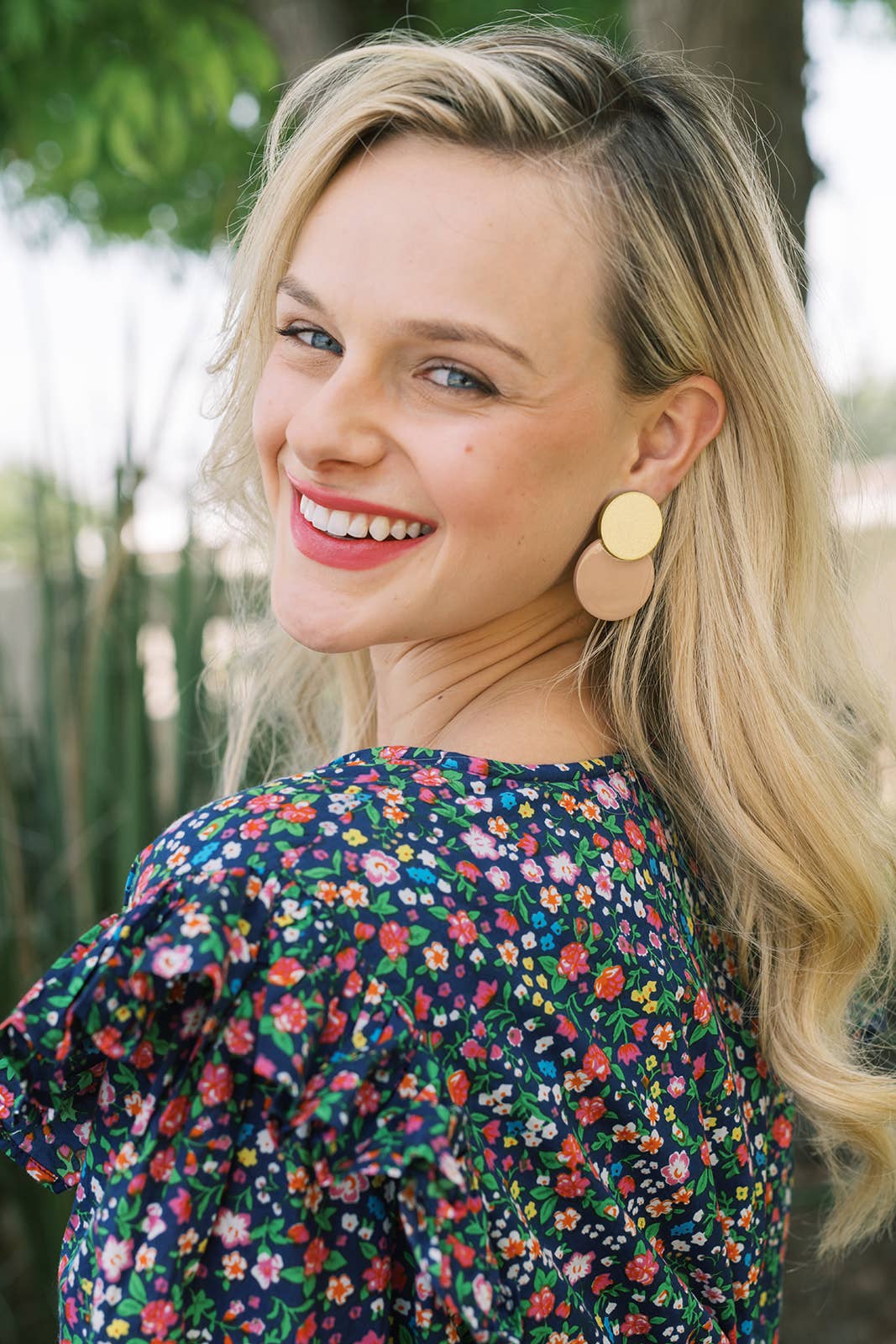 Sandy Metallic Circle Earrings