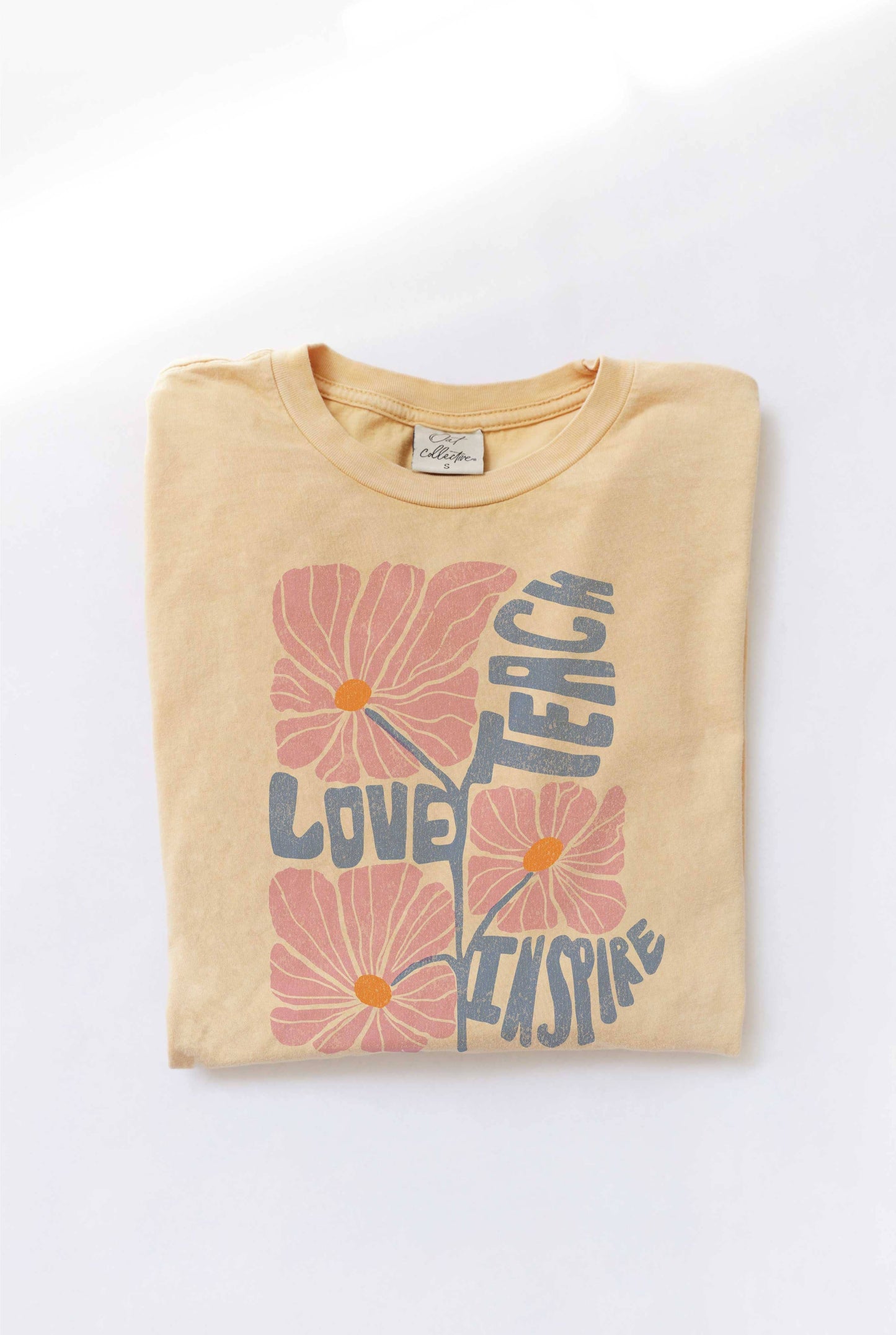 TEACH LOVE INSPIRE Mineral Washed Graphic Top: SOFT PINK / L