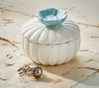 Scallop Flower Lidded Dice Box
