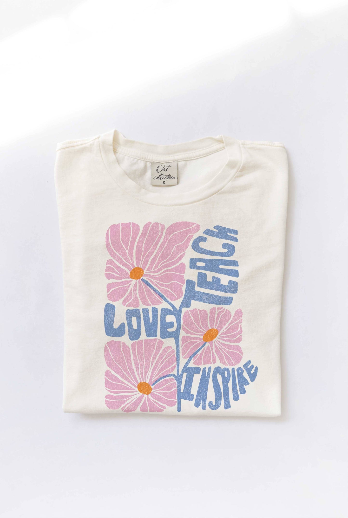 TEACH LOVE INSPIRE Mineral Washed Graphic Top: SOFT PINK / L