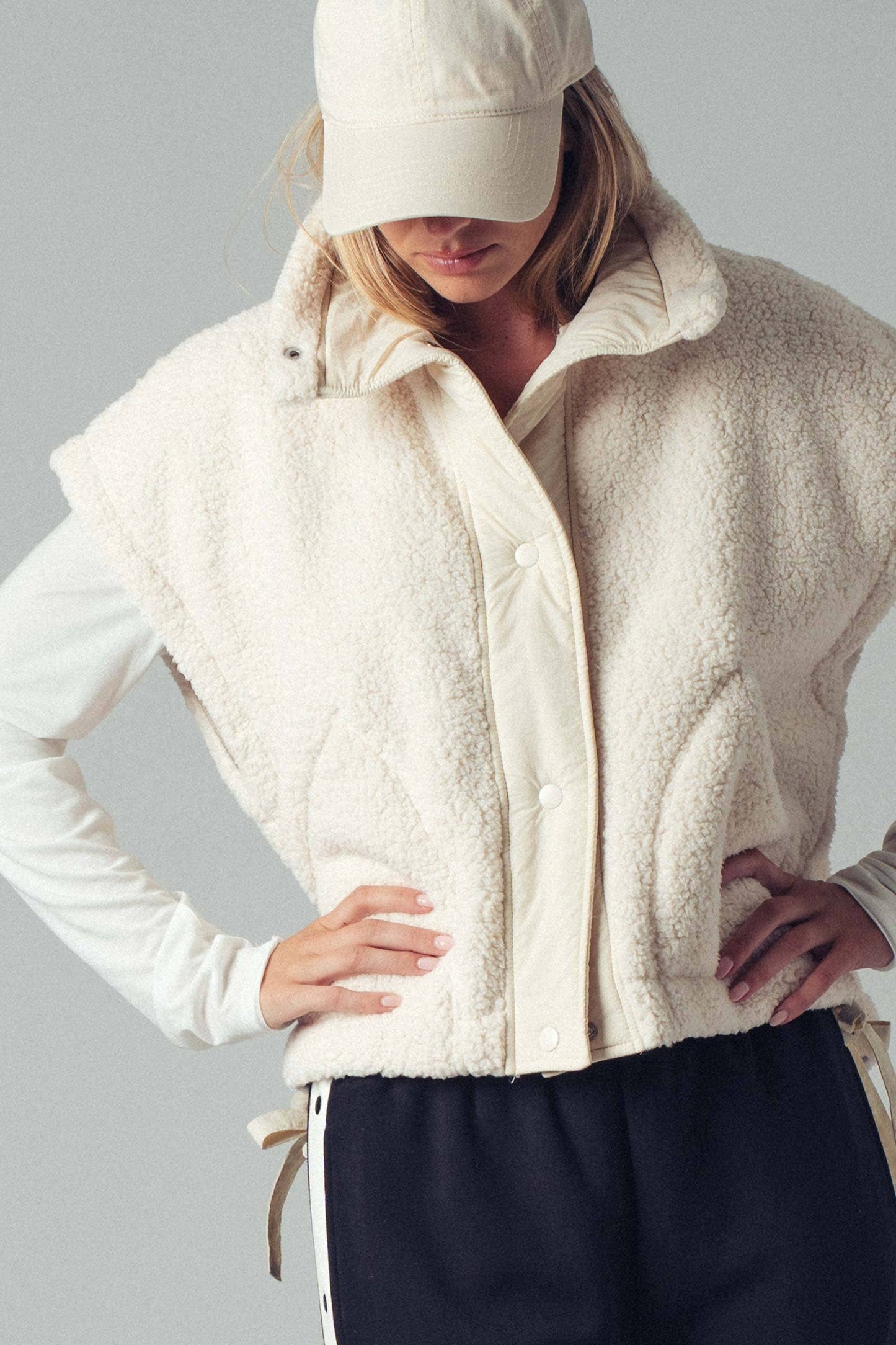 Quilted Collar Boxy Sherpa Vest: IVORY / S-2/M-2/L-2