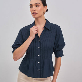 AT2805 Short sleeve pinktuck shirt: SAND / S