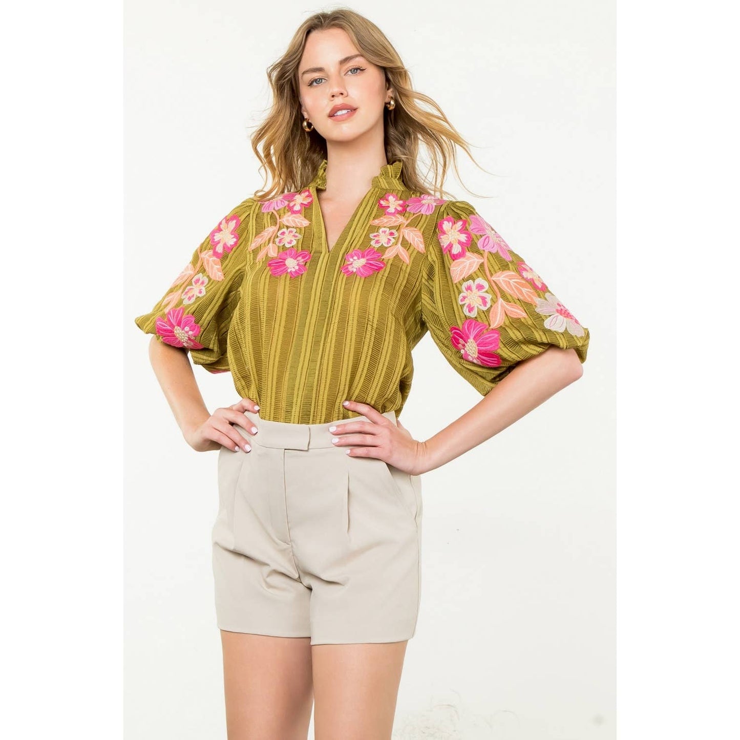 Embroidered Puff Sleeve Textured Top: BLACK